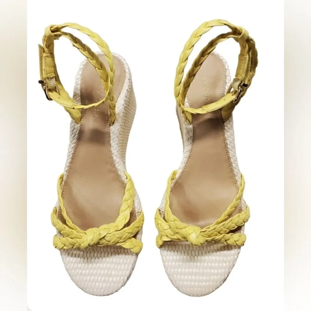✨️New✨️Antonio Melani leather wedge, Nwot,  size 7.5